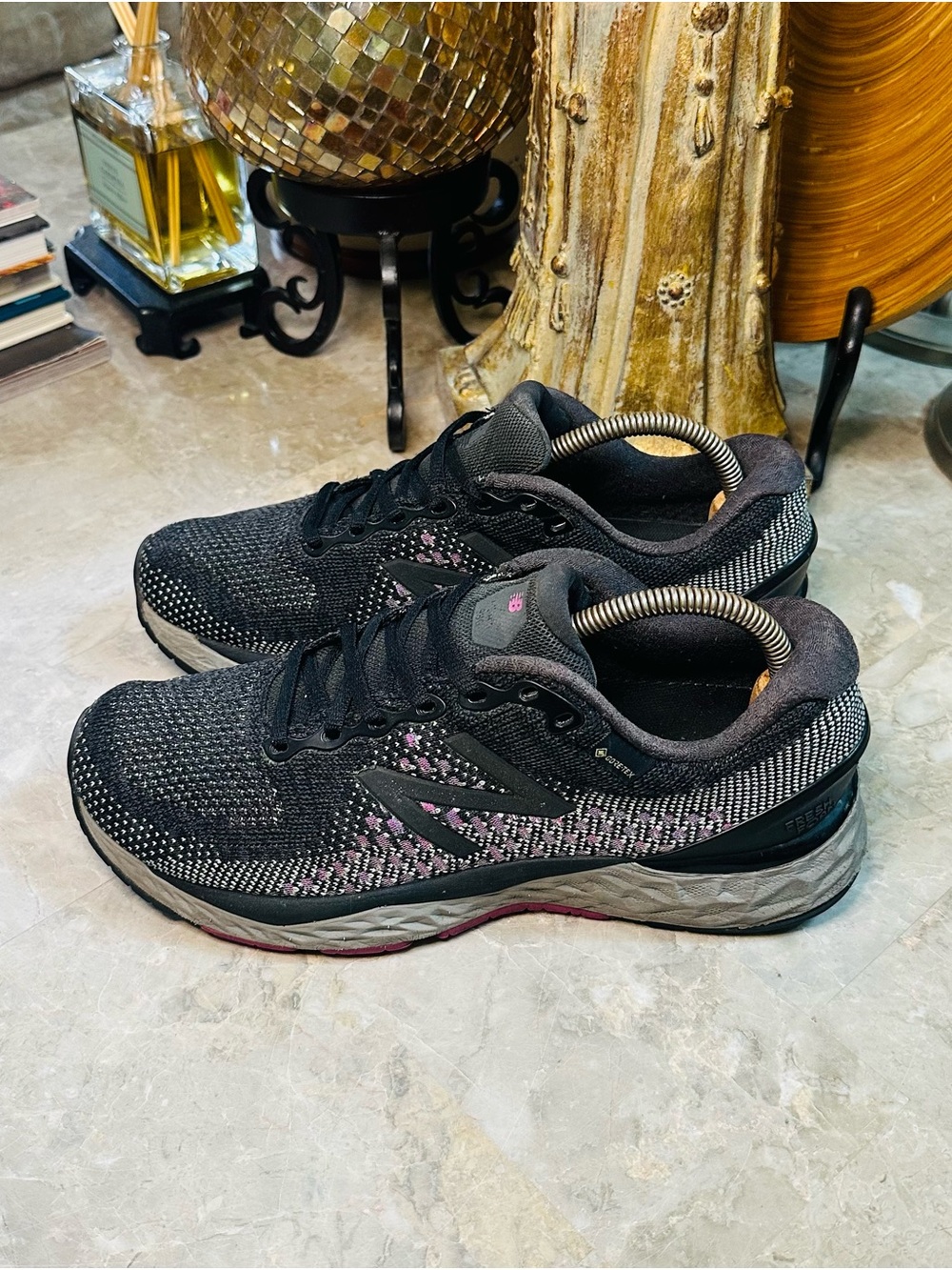 New Balance Fresh Foam Gore-Tex Black/Gray Running Shoes Women Size 9
